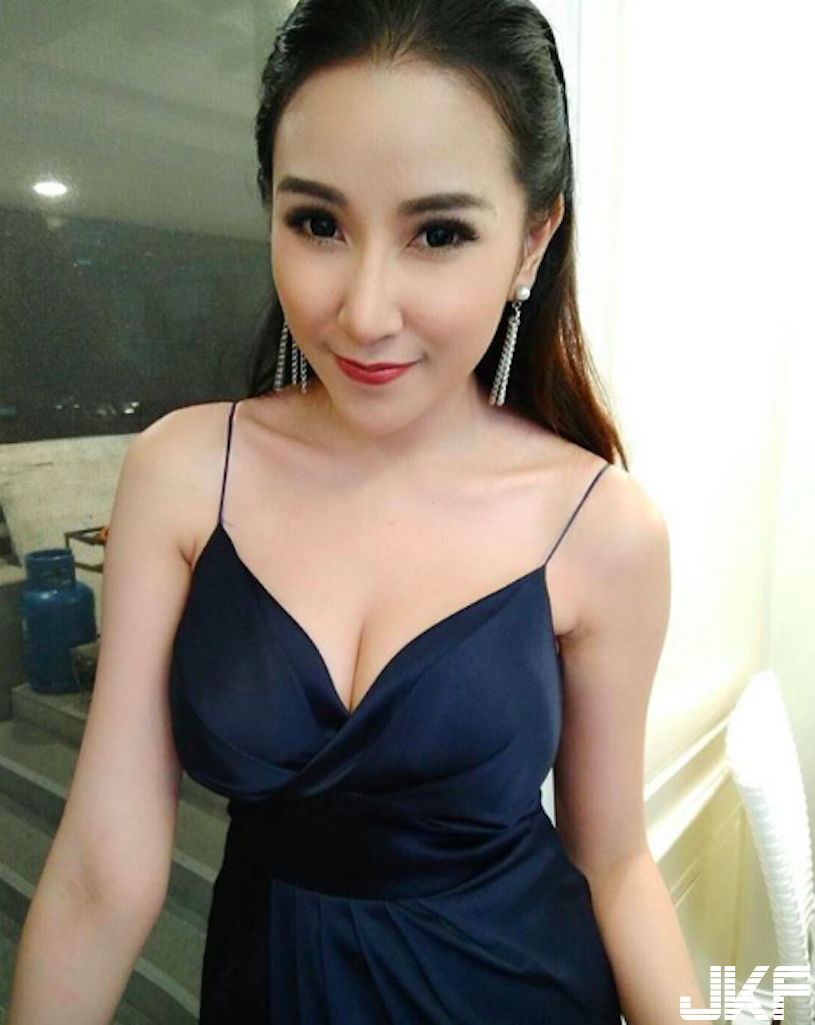 超狂視角！「白皙爆乳妹」高顏值讓人有夠迷戀！甜美的「氣質外型」太誘惑啦&#8230;