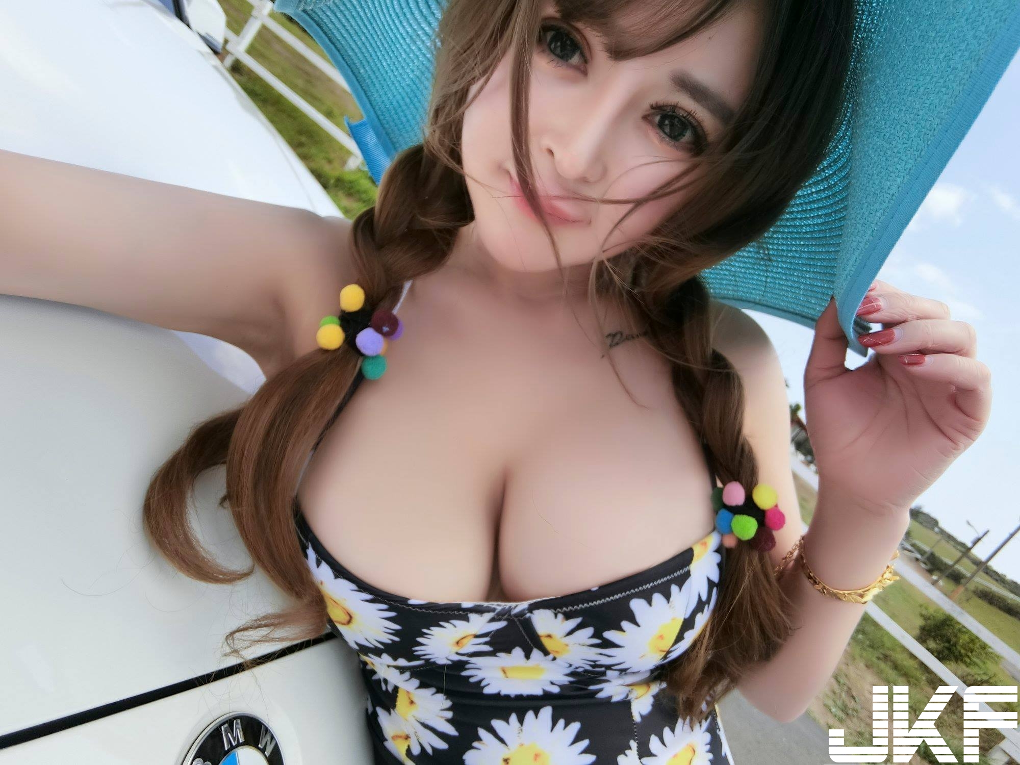 碩大便是美！性感「大Ｄ奶」Gina，豐沛乳量+水蛇腰身：看完精神都來了！