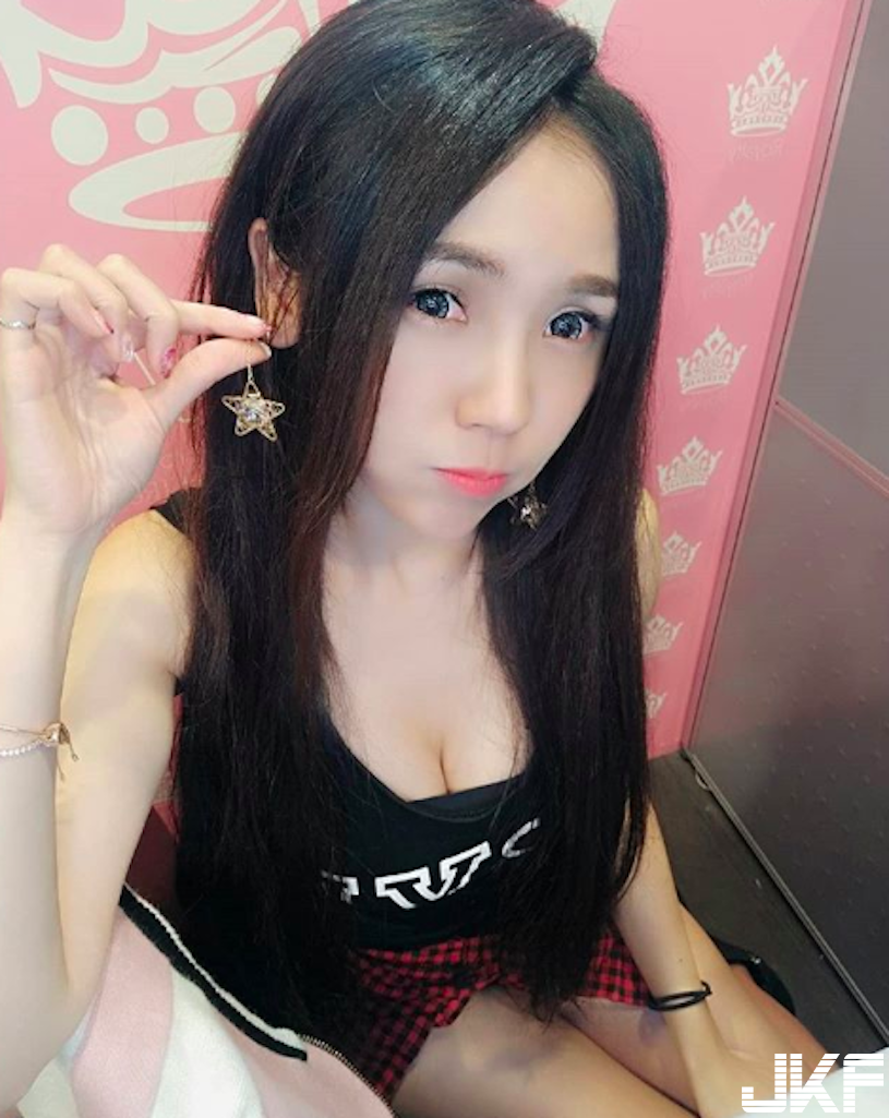 正妹搭車「超兇美乳」好噴血！萌顏雪乳真的是太犯規了！