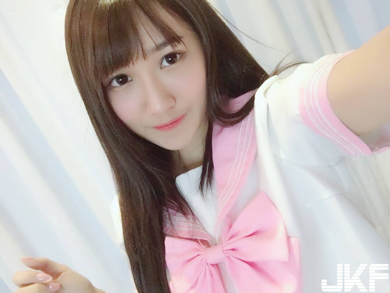 宅女也可以很性感！「正妹實況主」清新顏值還有纖細的緊緻身材，讓人想一看再看！