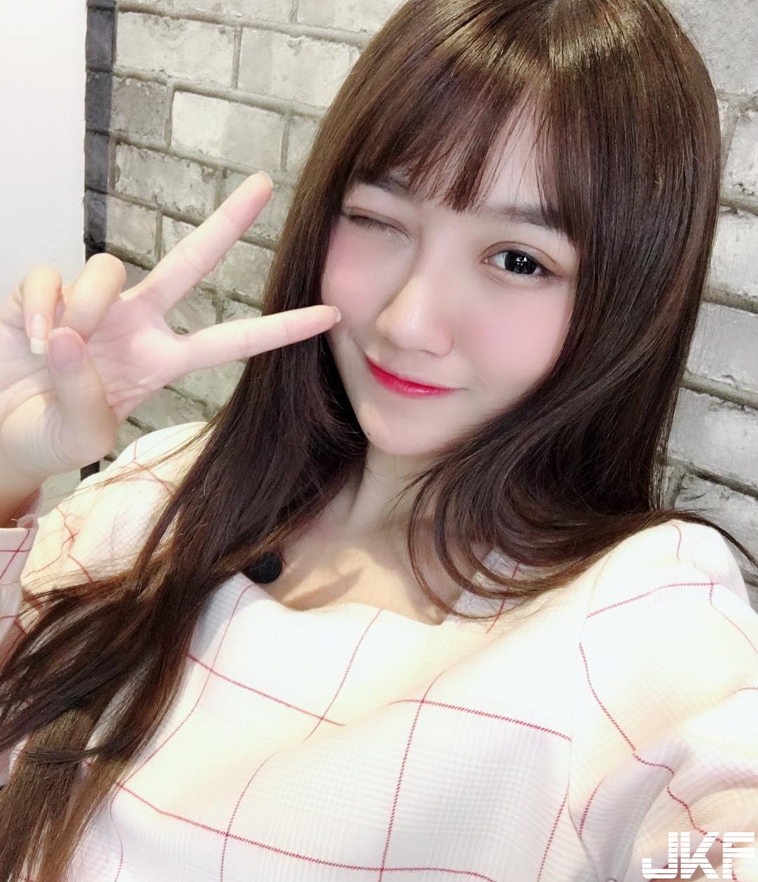 宅女也可以很性感！「正妹實況主」清新顏值還有纖細的緊緻身材，讓人想一看再看！