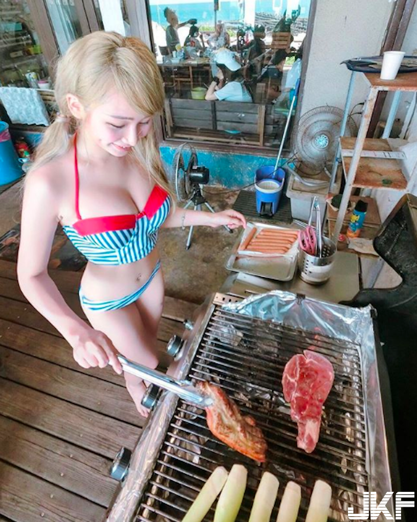 超誘惑！展場驚見「火辣美乳妹」邪惡視角太犯規！滿滿的「銷魂畫面」引人遐想&#8230;