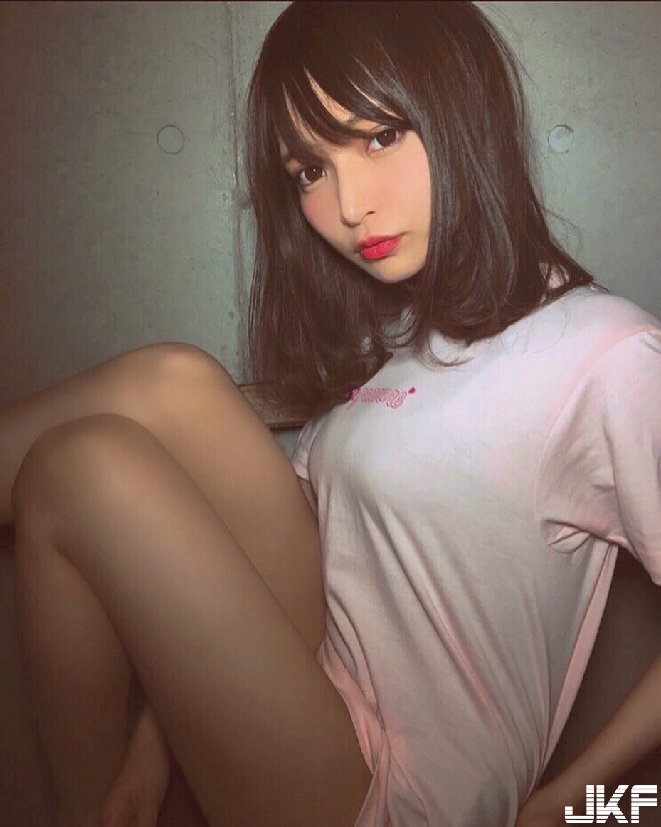 清新顏值外加「神級美乳」！超越完美的胸型、夢寐以求的份量，最火辣的福利都在這！