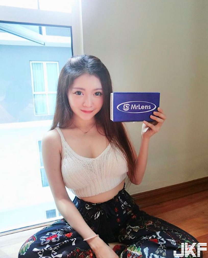 超甜美！網瘋傳「極品美腿妹」制服誘惑太迷人！滿滿的「完美視角」讓人受不了&#8230;