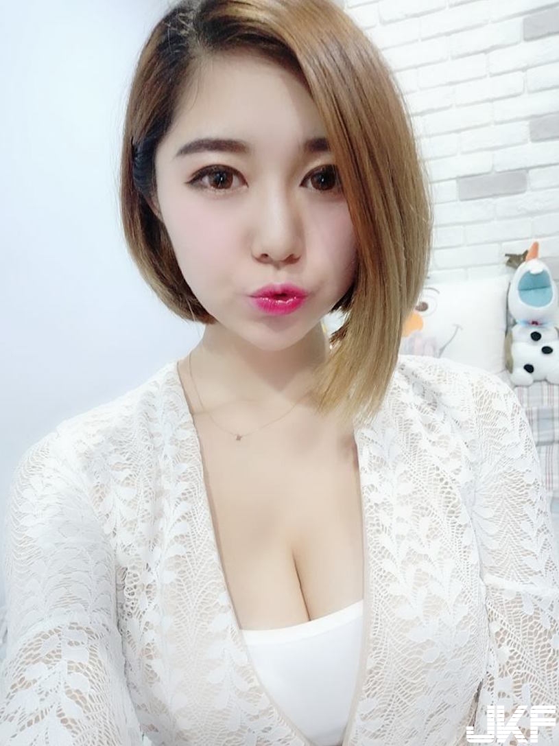 好胸！超白皙「爆乳女神」深夜福利好壞壞！滿滿的「美胸視角」太誘惑了&#8230;
