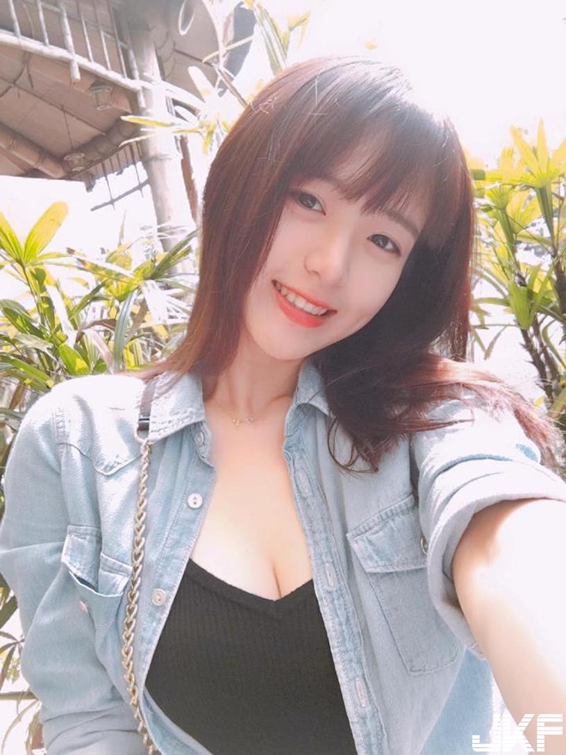 台藝大正妹「比基尼曲線好驚人」！超挺的胸型讓人看暈啊！