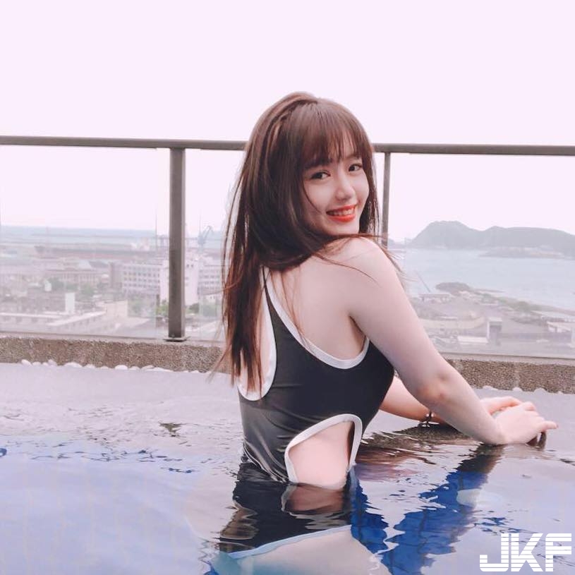 台藝大正妹「比基尼曲線好驚人」！超挺的胸型讓人看暈啊！