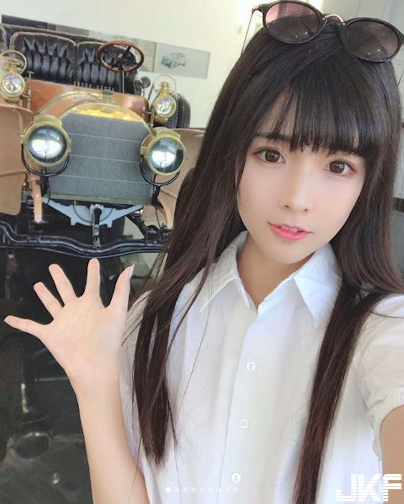 海邊BBQ捕捉野生「白嫩奶妹」！甜美清純「白色比基尼」太可愛！渾圓美乳看不膩！