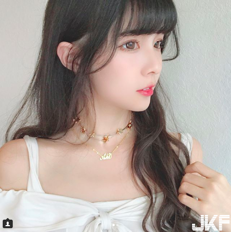 海邊BBQ捕捉野生「白嫩奶妹」！甜美清純「白色比基尼」太可愛！渾圓美乳看不膩！