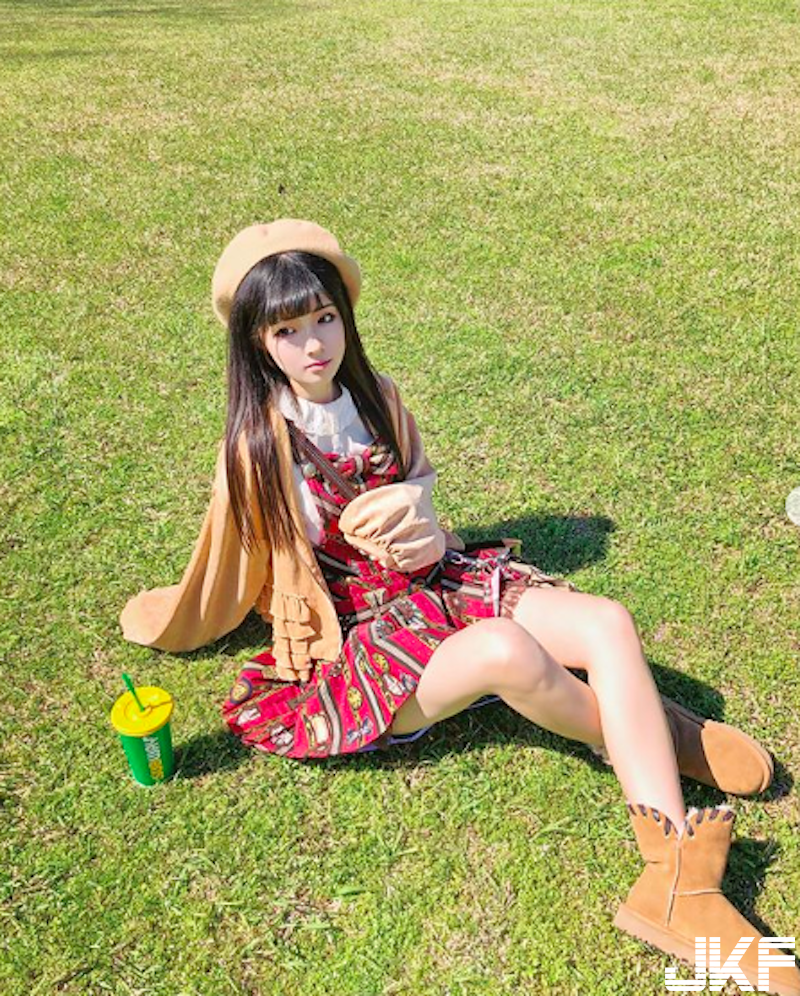 海邊BBQ捕捉野生「白嫩奶妹」！甜美清純「白色比基尼」太可愛！渾圓美乳看不膩！