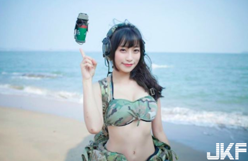 正夯！「超萌武裝娘」大人氣，「爆乳玩生存遊戲」看美少女賣腹肌什麼的實在太讚啦！