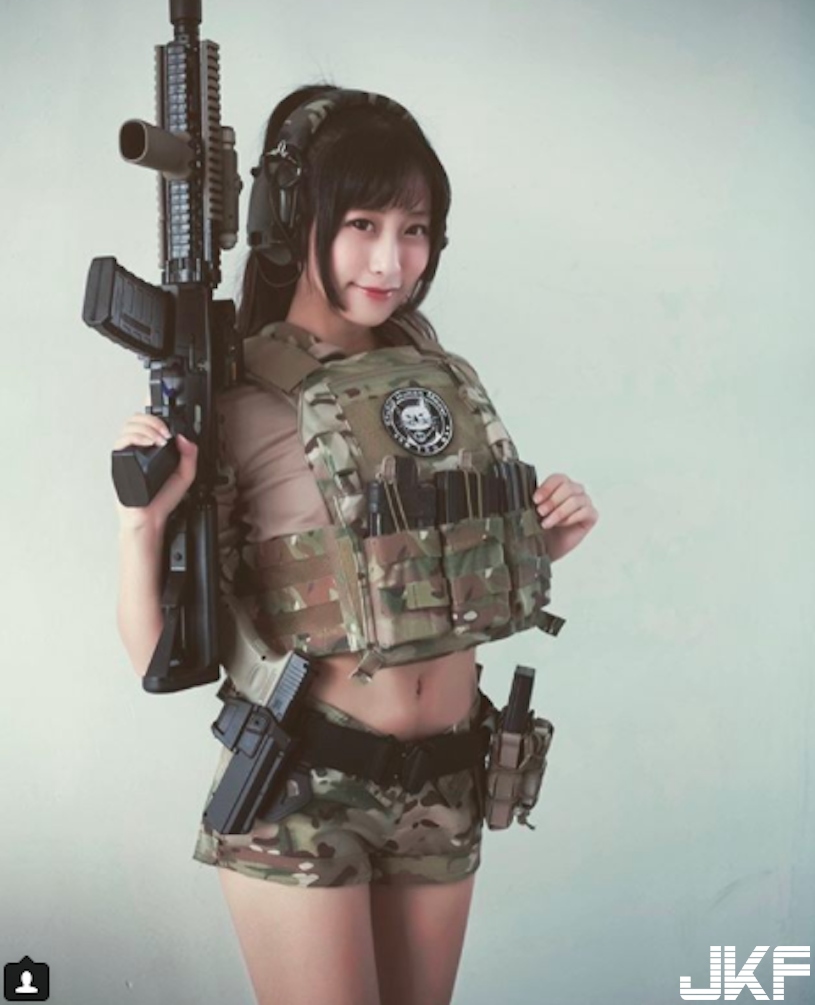 正夯！「超萌武裝娘」大人氣，「爆乳玩生存遊戲」看美少女賣腹肌什麼的實在太讚啦！