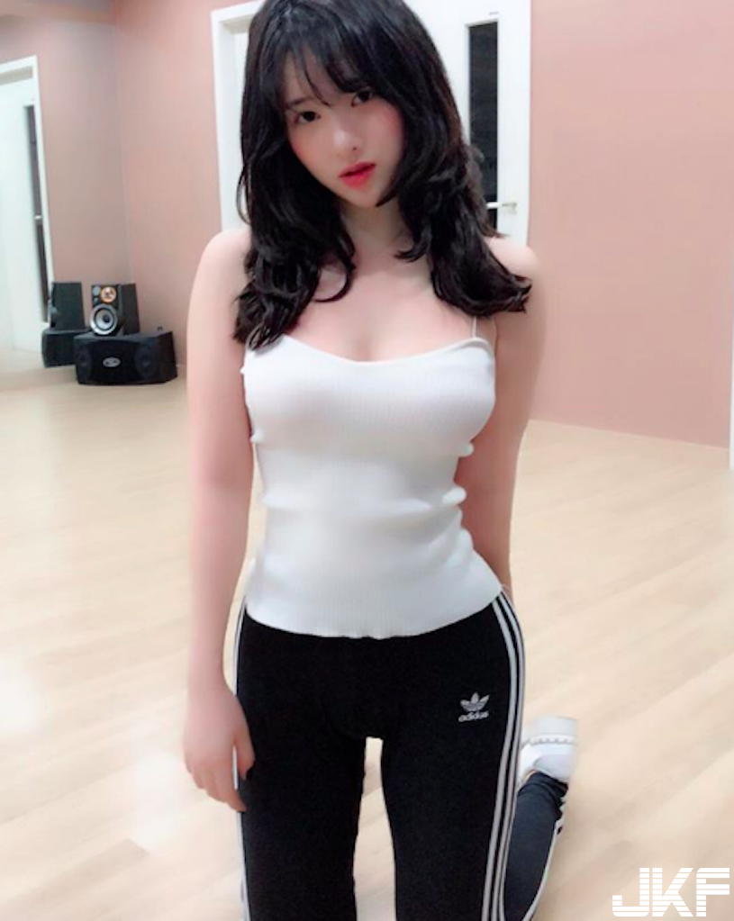 超棒！南韓「白嫩火辣正妹」飽滿身材藏不了！誘惑的「甜美外型」氣質滿分啊&#8230;