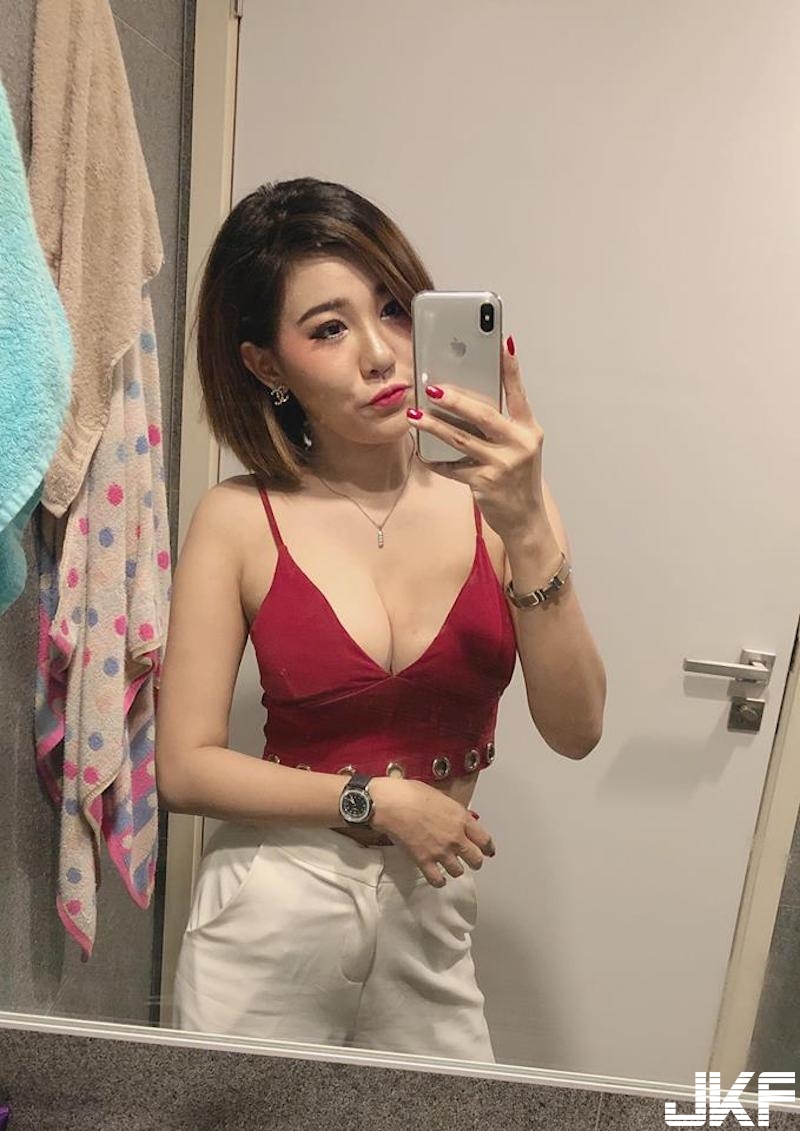 夏天到啦！「白嫩圓乳妹」海邊大曬比基尼！「雪白美胸」不怕著涼下緣都溢出！