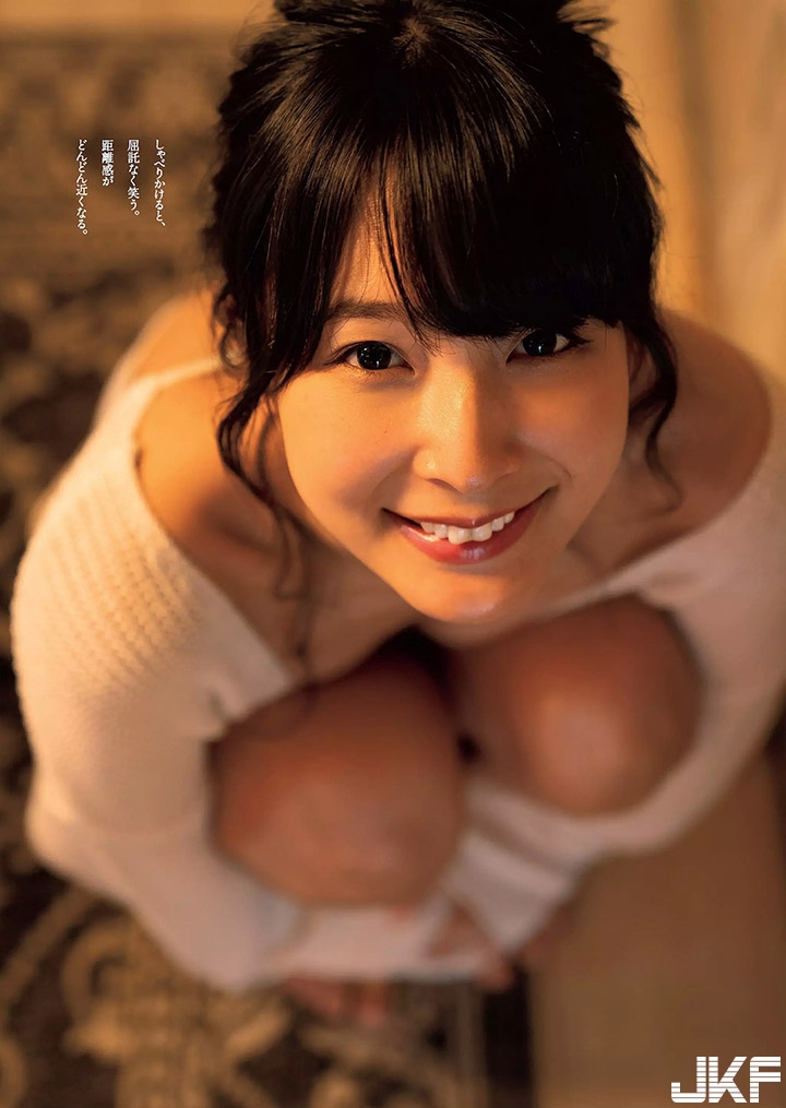 長腿妹「川崎あや」展現極細20吋小蠻腰！泳衣陷入神秘三角帶太惹火！