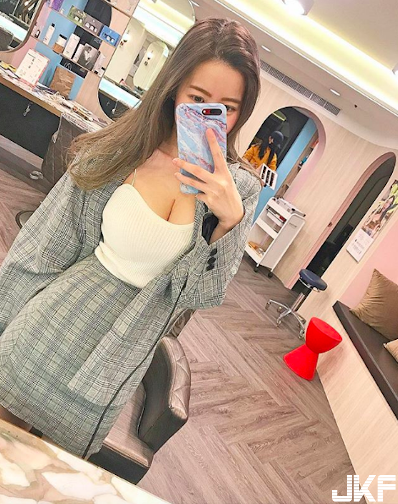 戀愛了！超白皙「氣質美乳妹」外型有夠甜美！滿滿的「誘惑畫面」引人遐想&#8230;