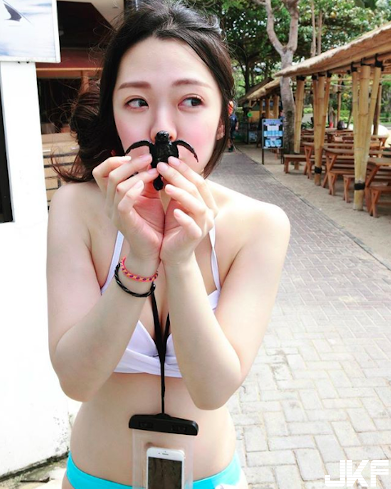 超甜美氣質「正妹外科助手」！制服下暗藏「美乳」！再也不怕開刀看醫生啦！
