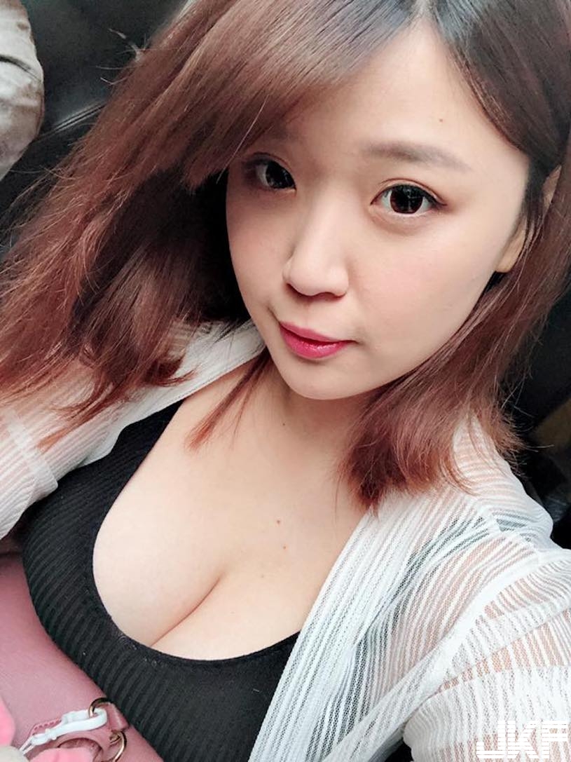 內衣都穿XXL！乳媚娘「絕世好波」超驚人，「巨大尺度」都把衣服撐爆了！