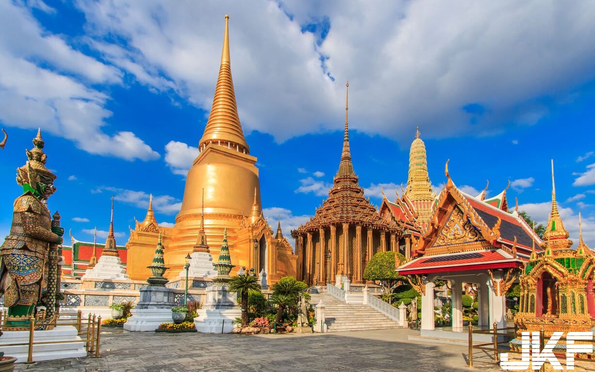 1227x768xbangkok_Wat-Phra-Kaeo_yvonne-1-1227x768.jpg.pagespeed.ic.DcR33CbMW-.jpg 1227x768xbangkok_Wat-Phra-Kaeo_yvonne-1-1227x768.jpg.pagespeed.ic.DcR33CbMW-.jpg