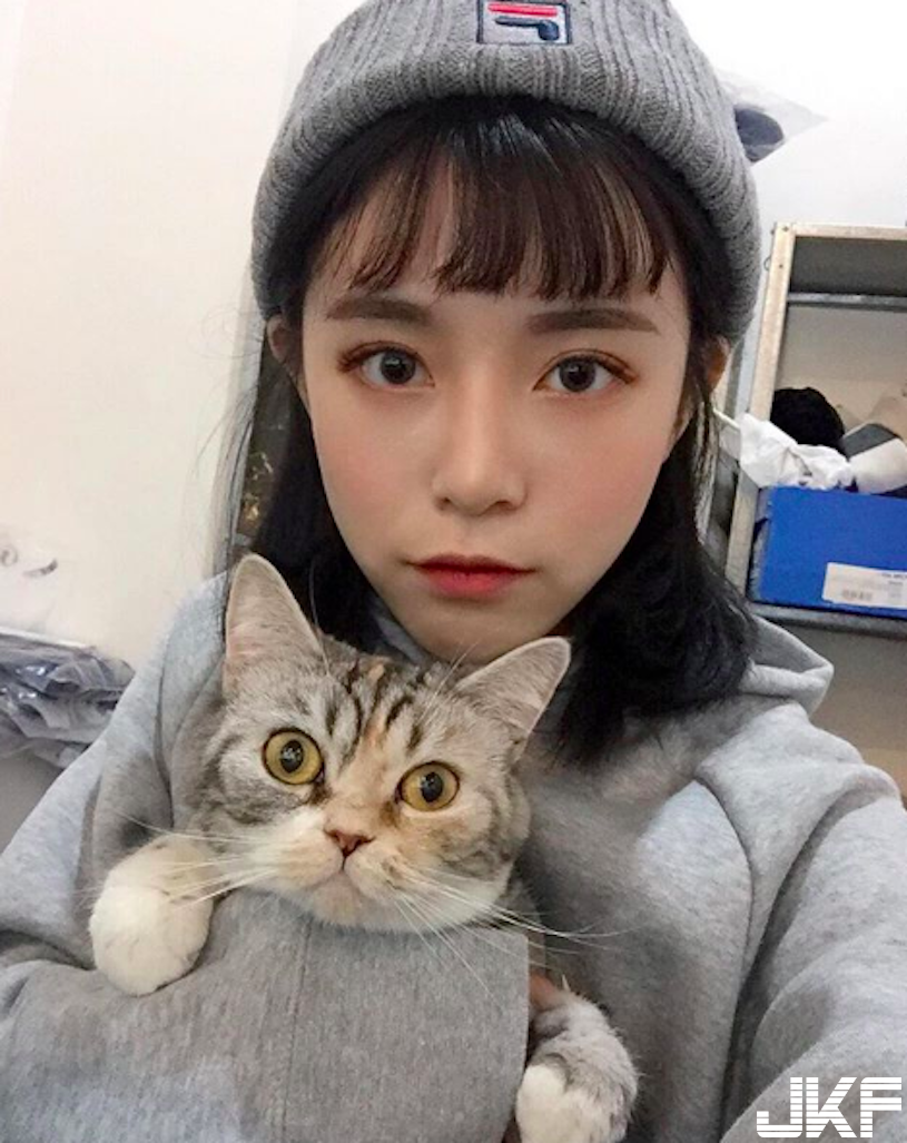 IG美妝老闆娘辣翻！床上分享「火辣側乳刺青」，「白嫩美膚」網友全暴動！