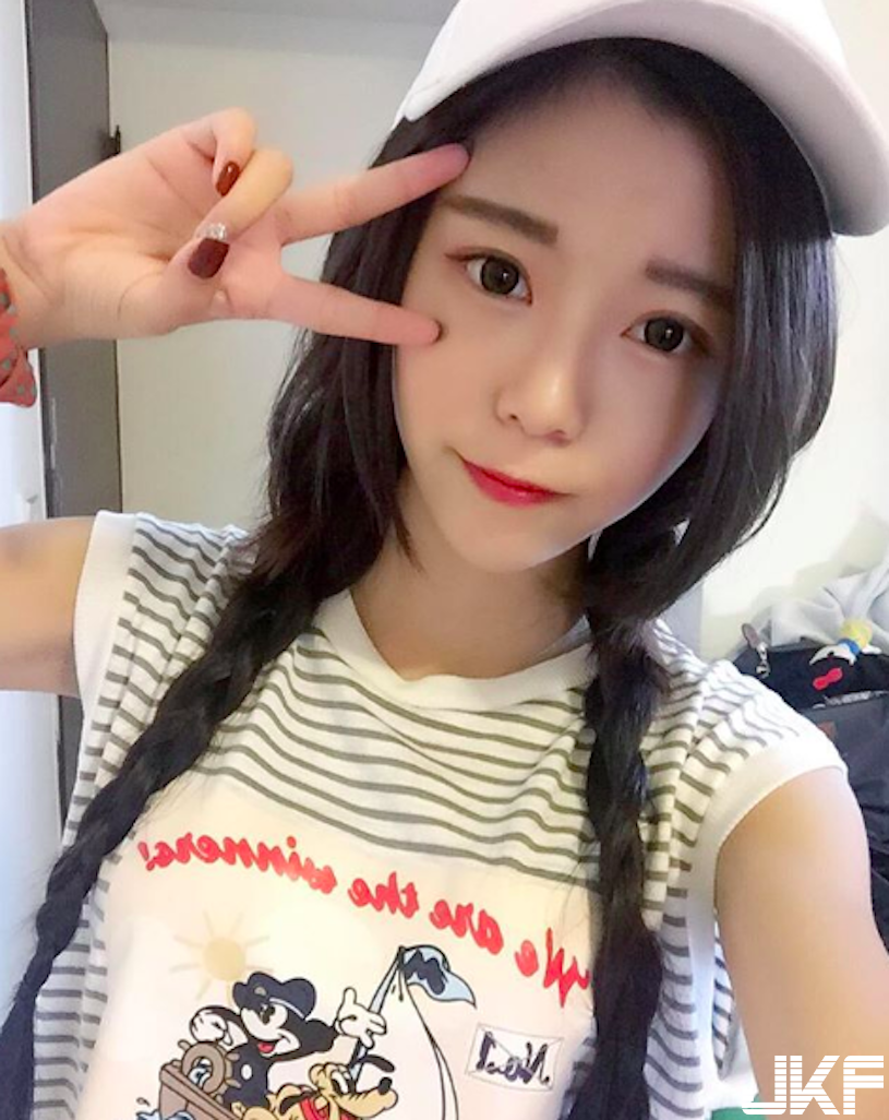 IG美妝老闆娘辣翻！床上分享「火辣側乳刺青」，「白嫩美膚」網友全暴動！