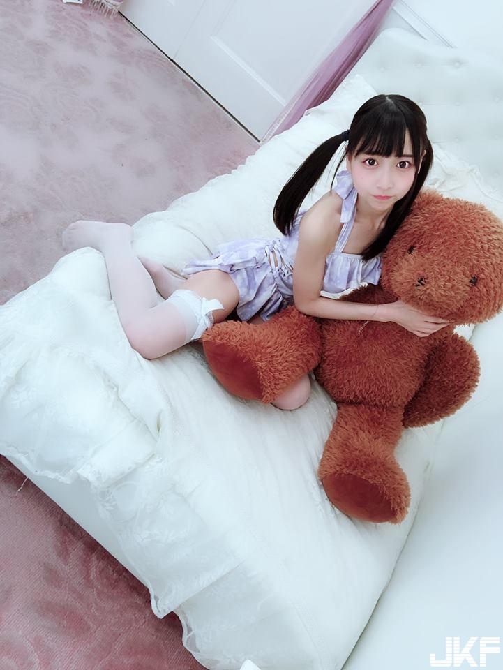給你滿滿的精力！甜美童顏美乳妹「生牡蠣いもこ」等你吃下肚！