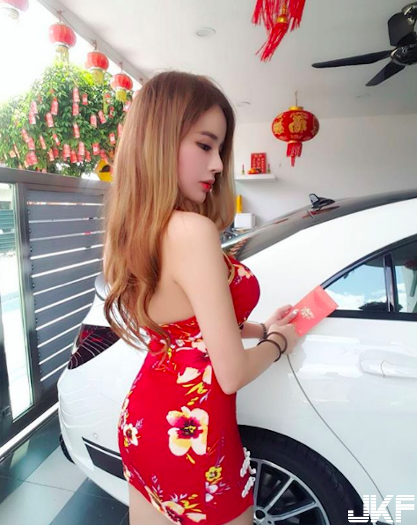 滿滿氣質！「白皙長腿妹」美乳視角超火辣&#8230; 甜美的「極品外型」高顏值讓人戀愛！