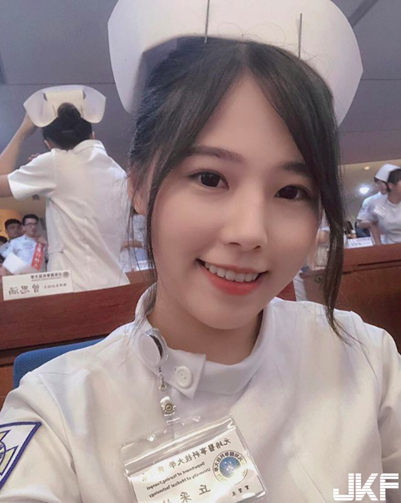 超甜美19歲「新晉小護士」出沒！隱藏在制服下的「白皙美乳」太兇！網：想當病患