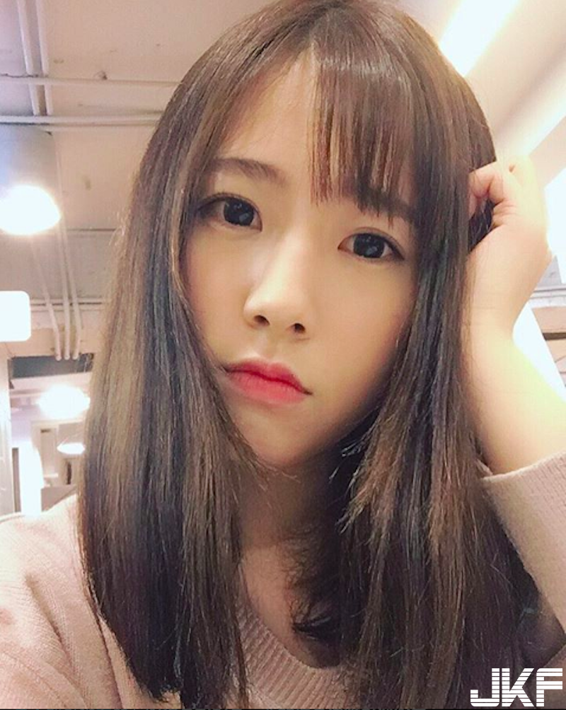 超甜美19歲「新晉小護士」出沒！隱藏在制服下的「白皙美乳」太兇！網：想當病患