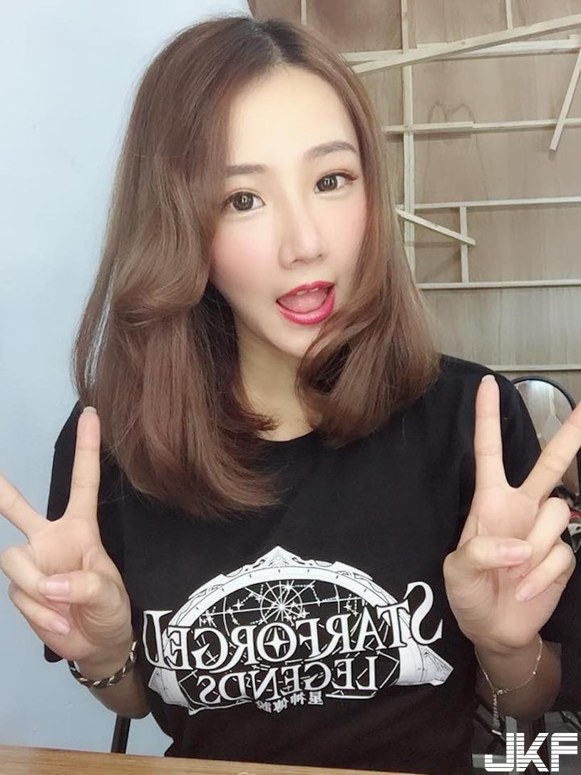 健身房「美乳深蹲妹」好辣！私下臉書還放送大長輩：端海鮮太殺了！