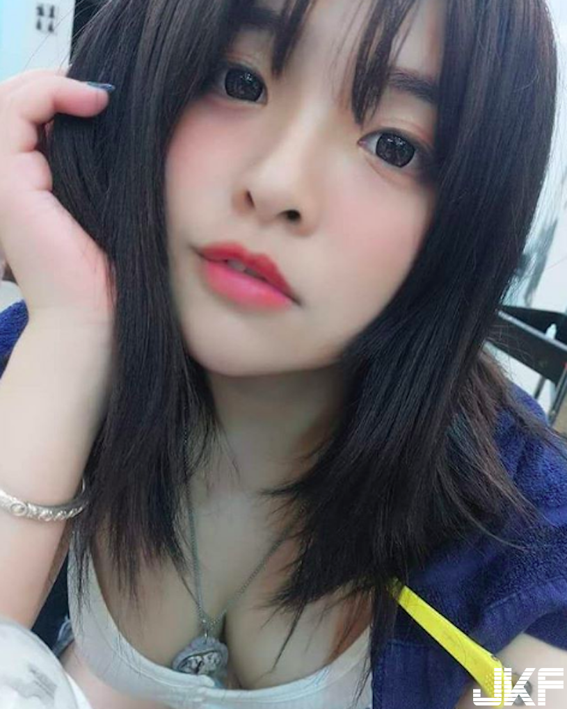 這種 play 可以嗎！超肉食「美乳模特兒」帳號尺度無極限，「邪惡畫面」螢幕都要 in 啦！