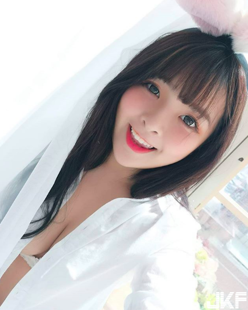 這種 play 可以嗎！超肉食「美乳模特兒」帳號尺度無極限，「邪惡畫面」螢幕都要 in 啦！