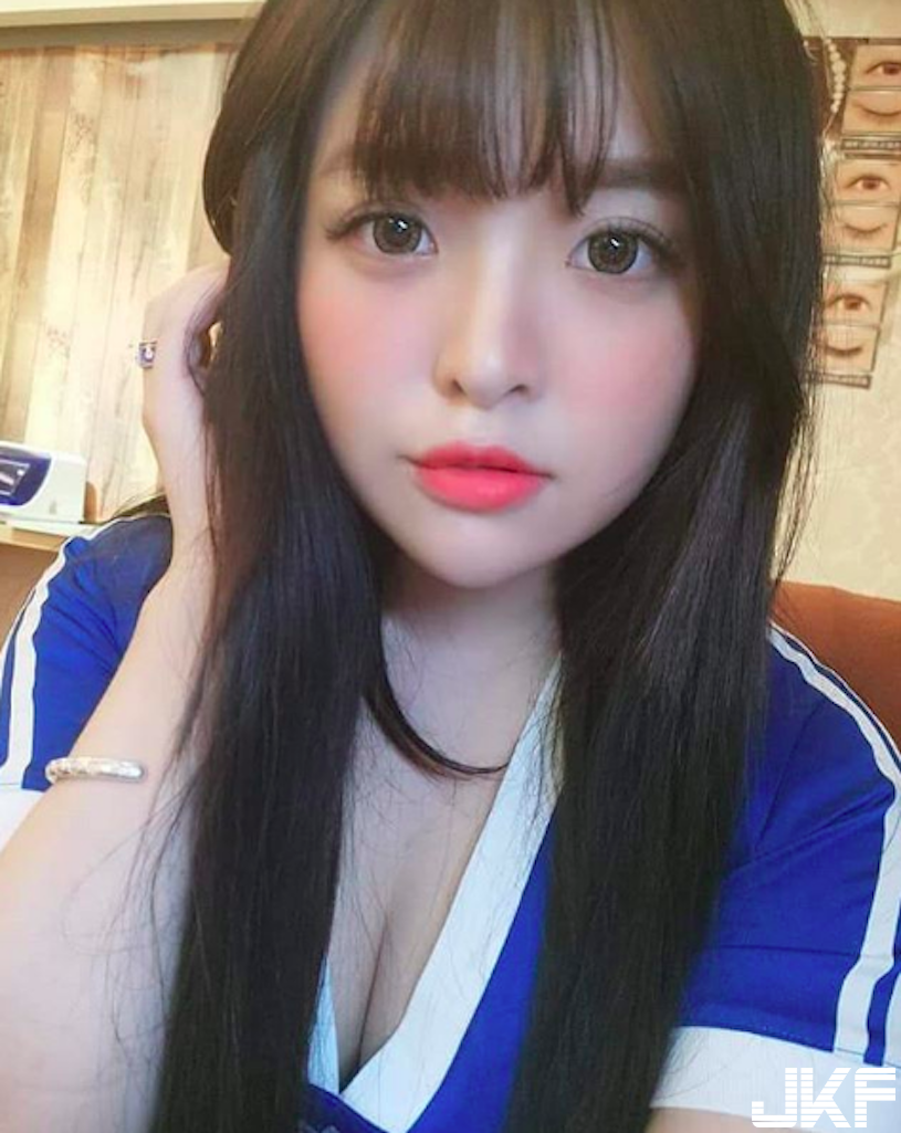 這種 play 可以嗎！超肉食「美乳模特兒」帳號尺度無極限，「邪惡畫面」螢幕都要 in 啦！