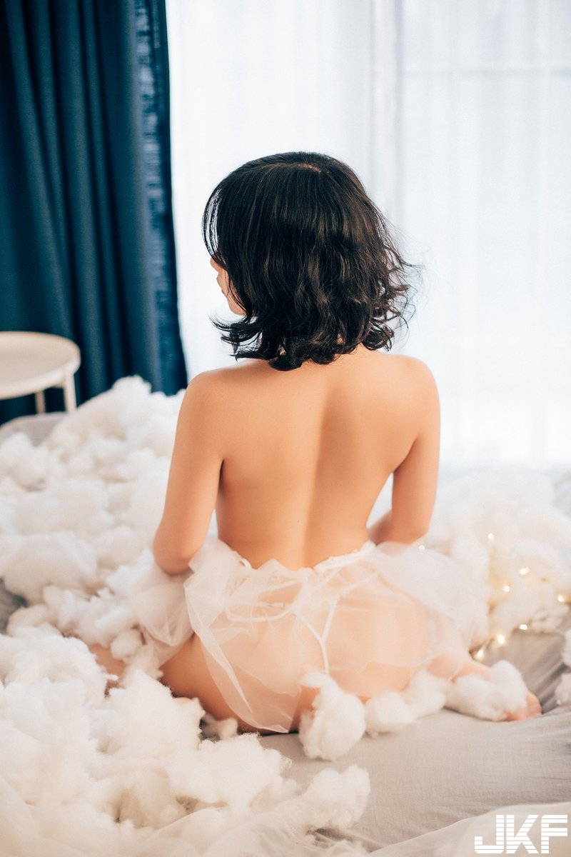 女體攝影師「解禁情慾」的色氣寫真！用「美乳美臀」畫出男人的慾望，刺激畫面看不完！