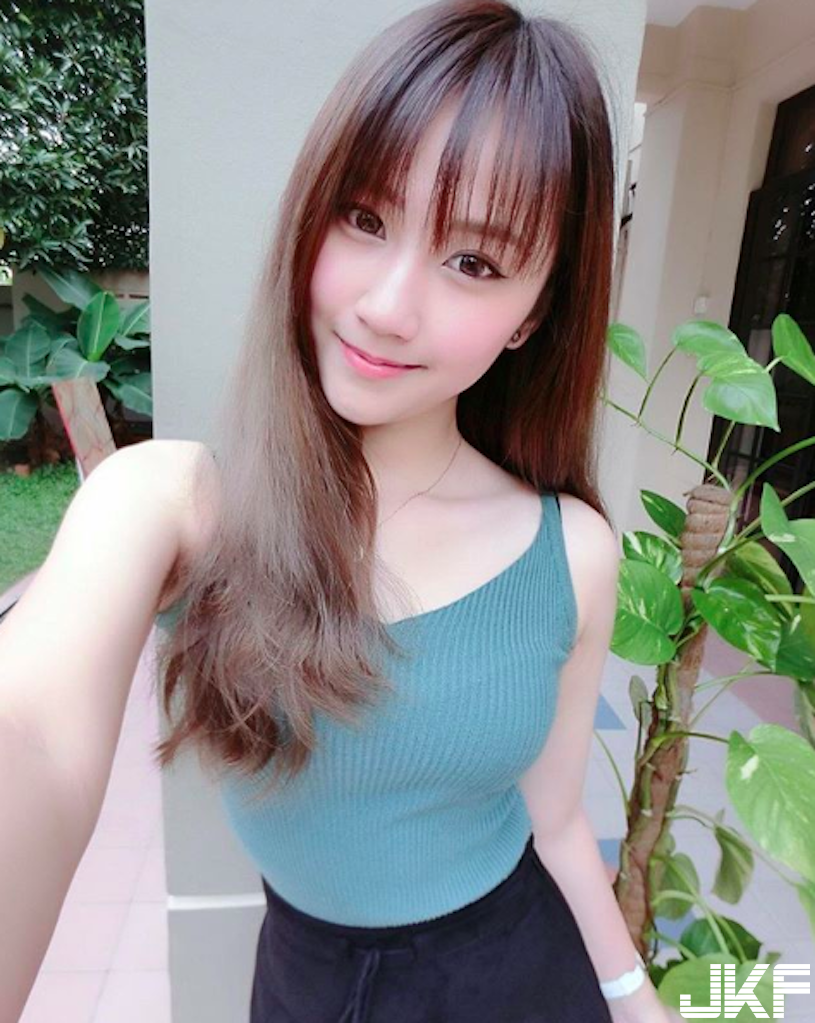 美乳人妻生產後「罩杯激增」！餵奶時「渾圓胸型」乳香味太濃厚了！