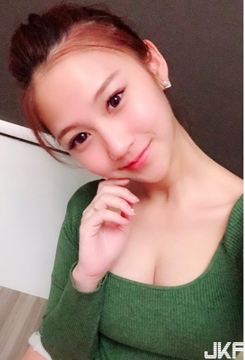 美乳人妻生產後「罩杯激增」！餵奶時「渾圓胸型」乳香味太濃厚了！