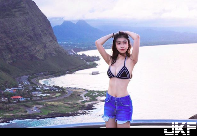 氣質正妹海邊展現「深V美乳」，隱乳系好身材讓人看暈了！