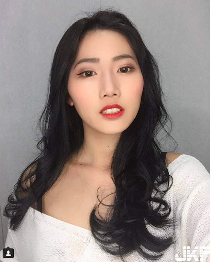太無敵啦！「運動系正妹」削肩小背心超兇猛！「渾圓美乳」形狀好飽滿！