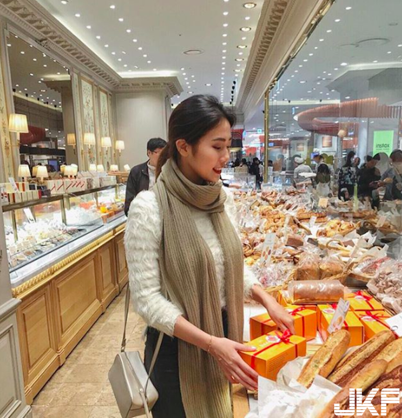 太無敵啦！「運動系正妹」削肩小背心超兇猛！「渾圓美乳」形狀好飽滿！