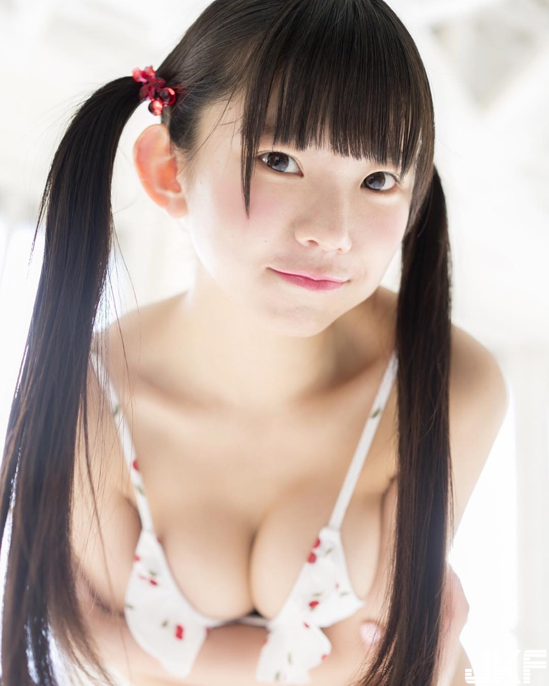 蘿莉控看過來！唯一合法的「巨乳蘿莉」存在本身就是犯罪，童顏加上超激豪乳太犯規！