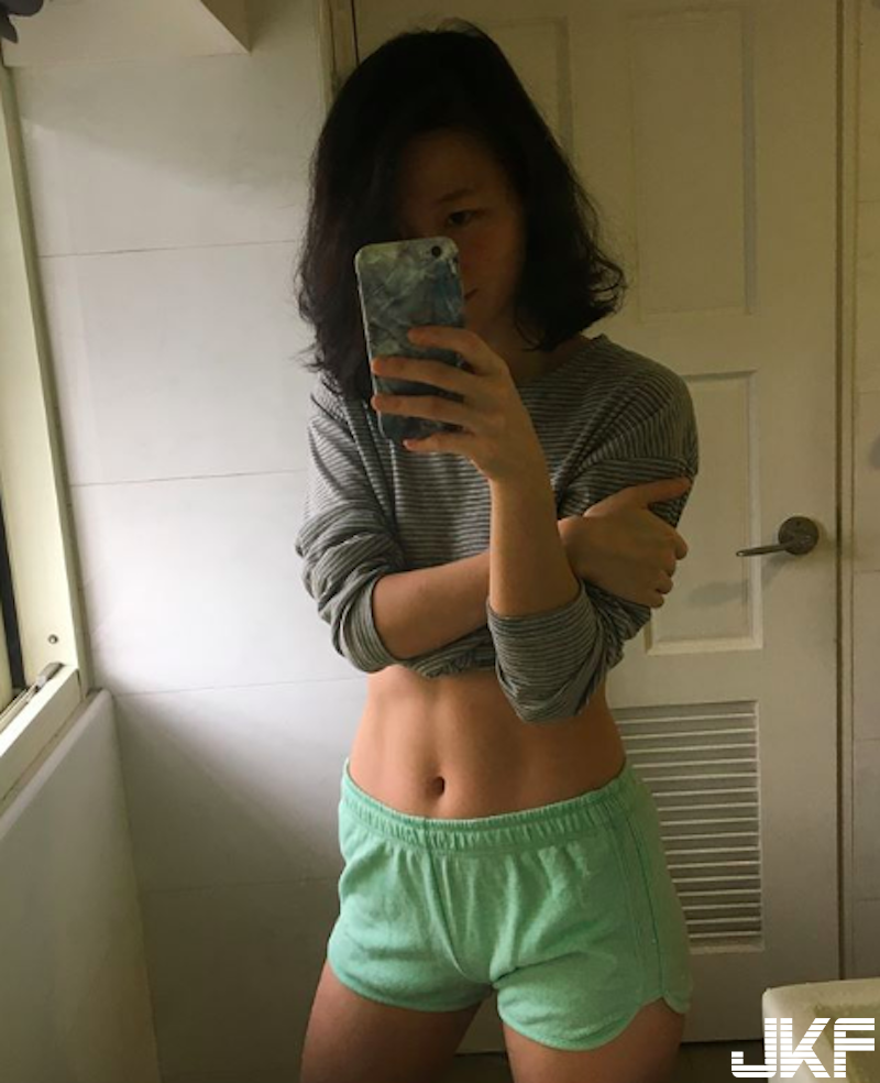太強大啦！「極品蜜桃臀」弧度太完美！台灣正妹大秀「火辣背影」畫面超誘人！