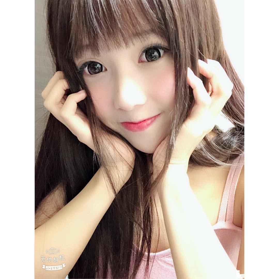 正妹 朱維維 奶球快掉出來超敢露：我的眼珠也差點掉出來 - 素人正妹 -