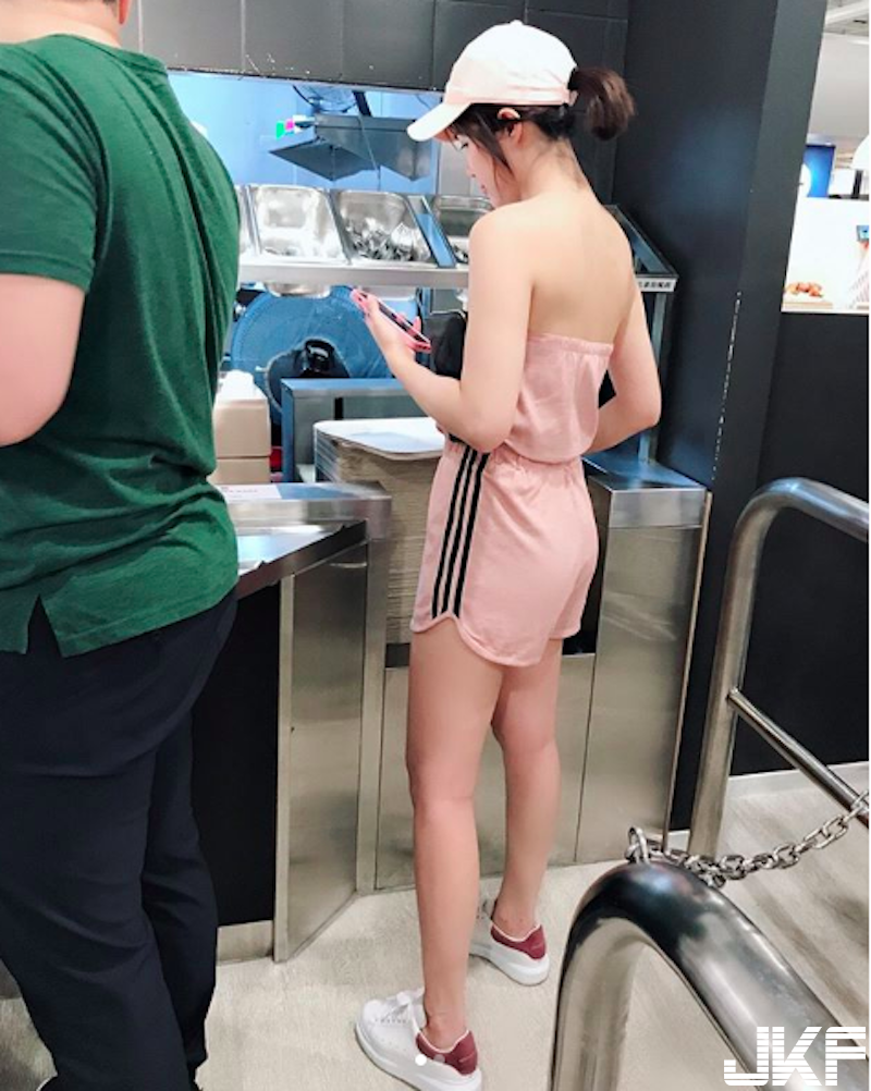 新竹最兇猛「路邊攤章魚丸老闆娘」！自備兩顆「飽滿大丸子」！私下自拍也好狂啊！