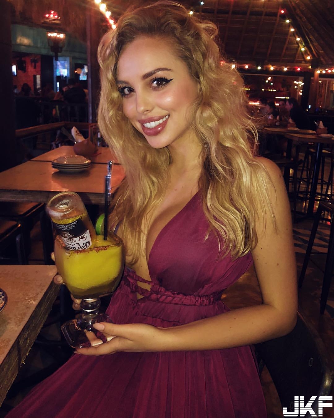 美國甜心 Veronica Bielik 巨乳美尻的完美結合 天使般的臉孔 男人無法招架 - 歐美美女 -