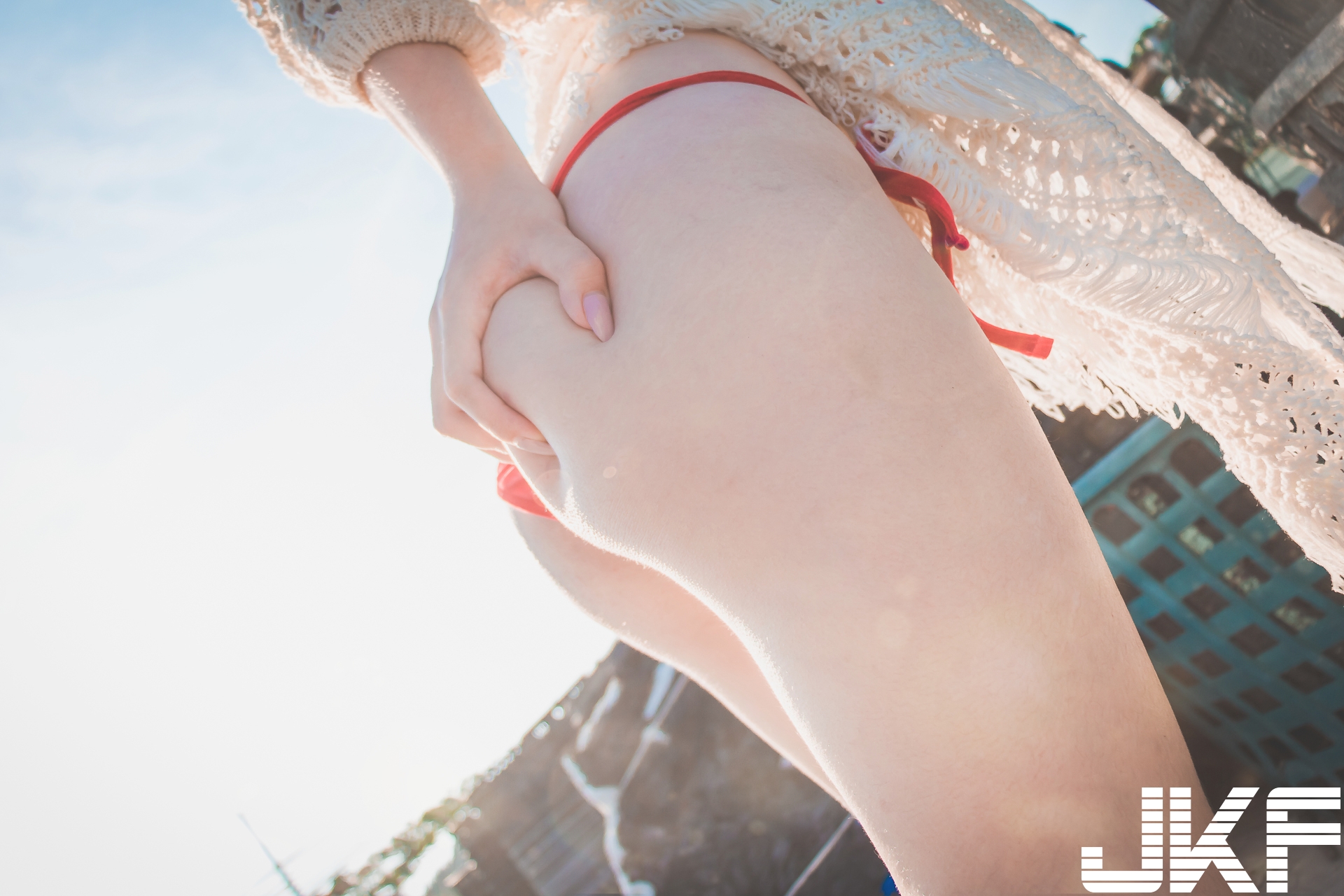 比基尼的季節來囉！正妹「玄玄」的爆乳夏日寫真，性感曲線的青春氣息溢出螢幕！