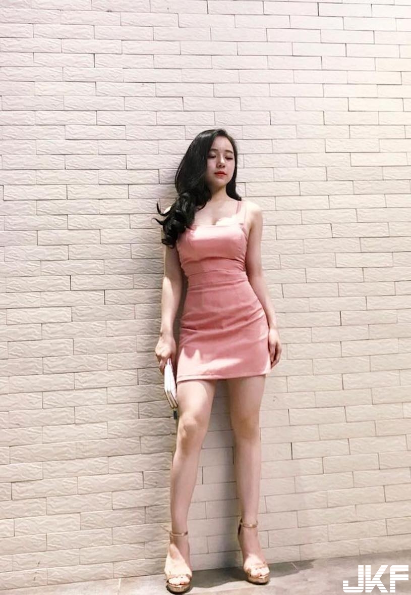 贏球就露奶了！世足爆乳正妹好騷，「惹火巨乳身材」越看越熱血啊！