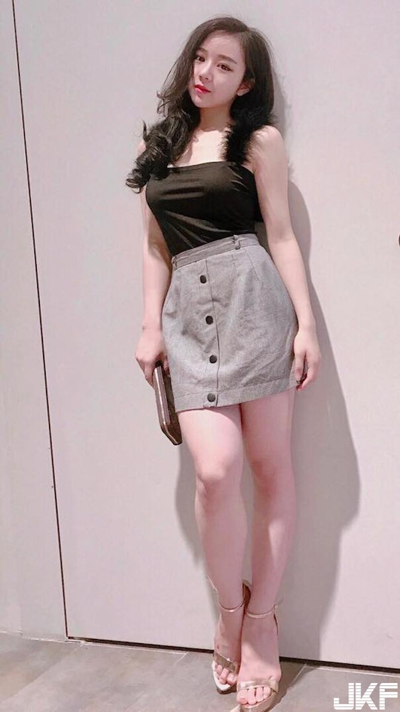 贏球就露奶了！世足爆乳正妹好騷，「惹火巨乳身材」越看越熱血啊！