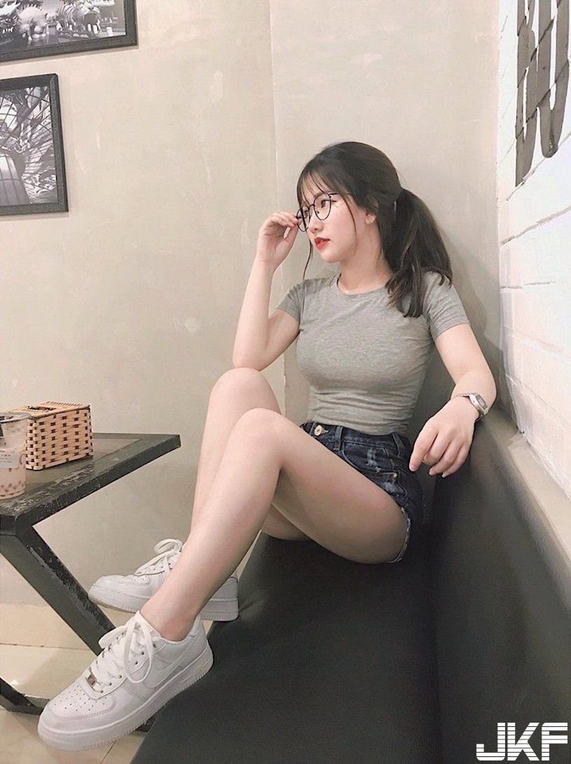 健身房遇到小隻馬正妹！「渾圓美乳」超養眼，想立刻表白了！