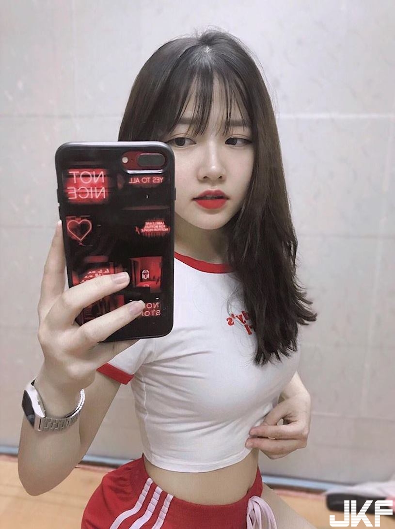 健身房遇到小隻馬正妹！「渾圓美乳」超養眼，想立刻表白了！
