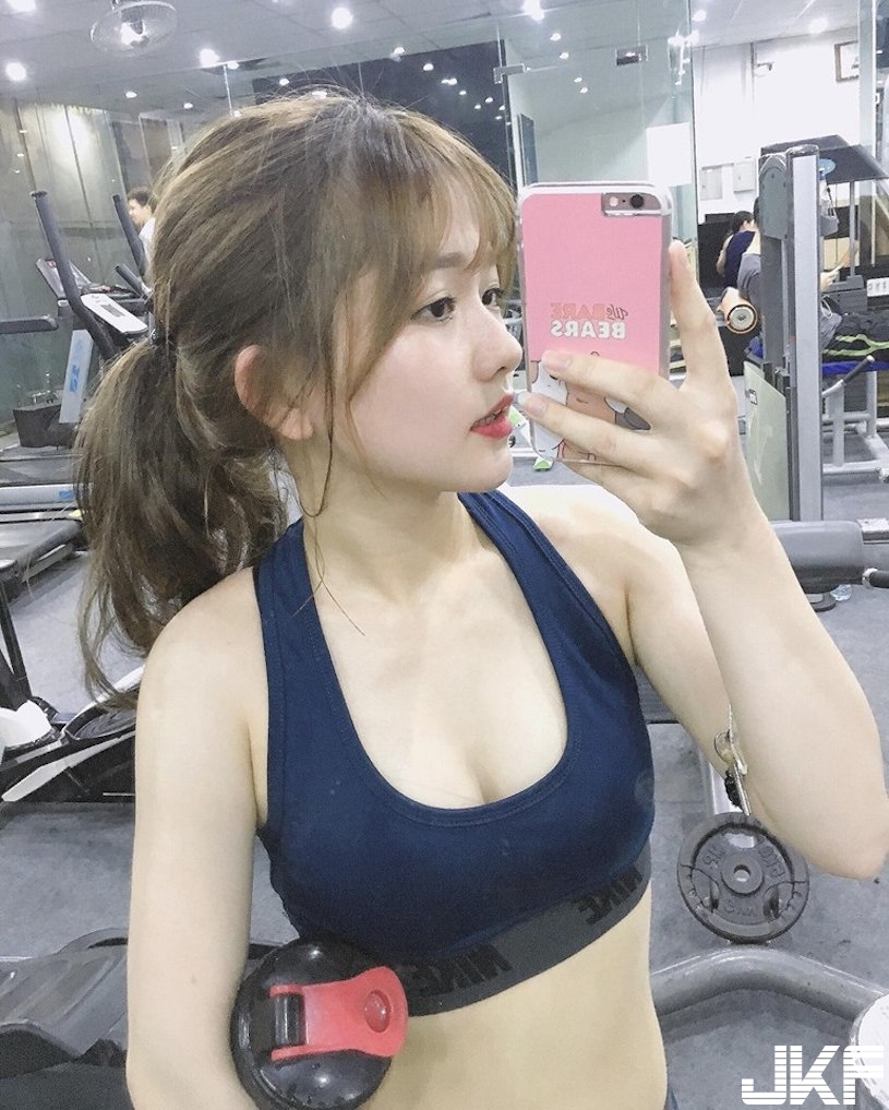 健身房遇到小隻馬正妹！「渾圓美乳」超養眼，想立刻表白了！